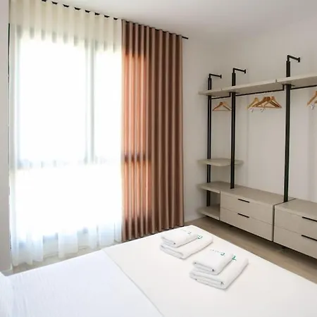 Apartman Taushani Apartment, *