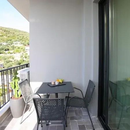 Taushani Apartment, *