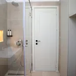 Taushani Apartment, 아파트