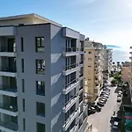 Taushani Apartment, דירה