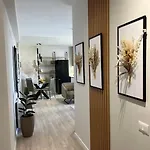 Taushani Apartment, Vlorë