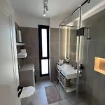 아파트 Taushani Apartment,