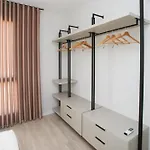 דירה Taushani Apartment, *