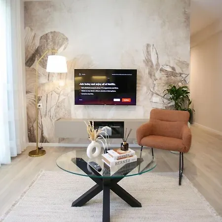 Taushani Apartment, Διαμέρισμα