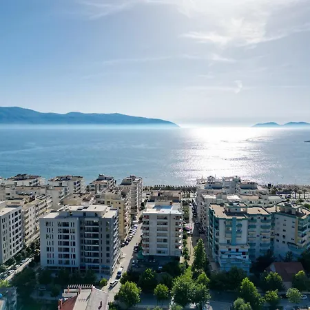 아파트 Taushani Apartment, *