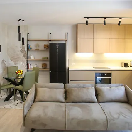 Taushani Apartment, Apartament Wlora