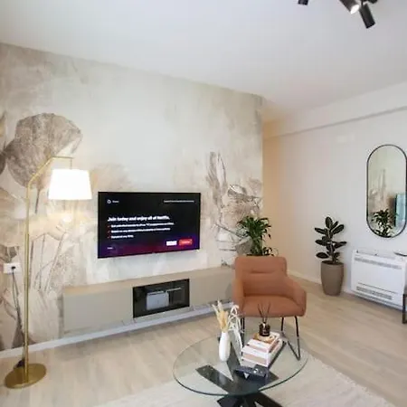 Taushani Apartment, Vlorë