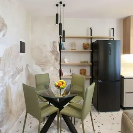 Taushani Apartment, Διαμέρισμα