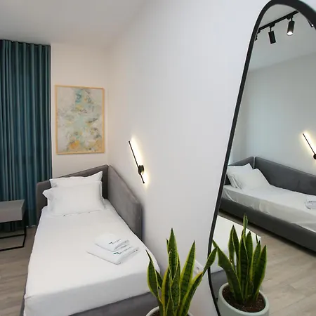 Taushani Apartment, Διαμέρισμα *