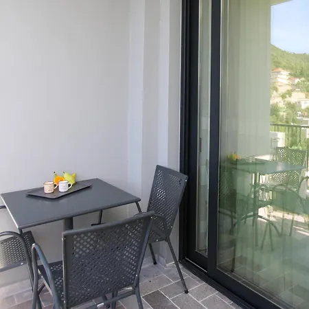 Taushani Apartment, Apartment Vlore