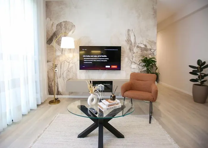 Taushani Apartment, Appartement