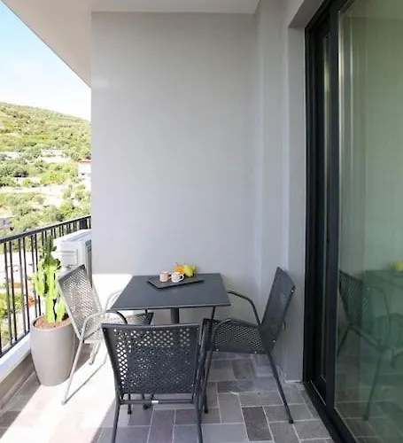 Taushani Apartment, *