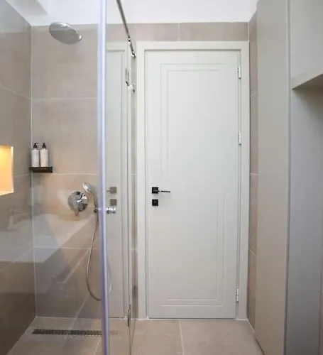 Taushani Apartment, Appartement Vlorë