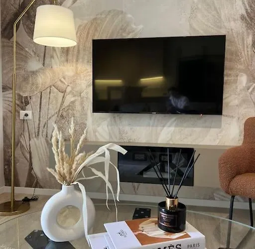 Taushani Apartment, Vlorë